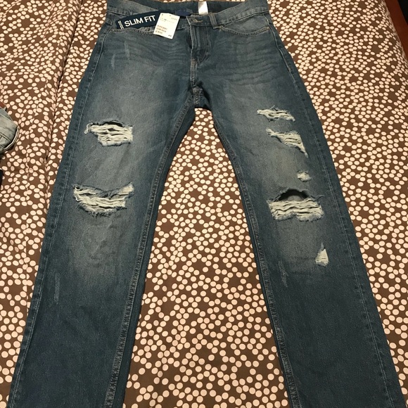 H&M Other - 🔥🔥H&M  RIPPED 👖 JEANS